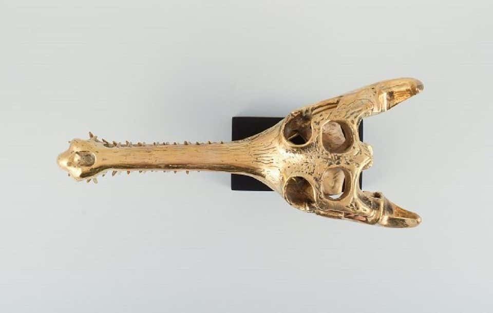 Large Sculpture In Gilded Metal, Modern Design In The Shape Of A Crocodile Skull photo 1195.0