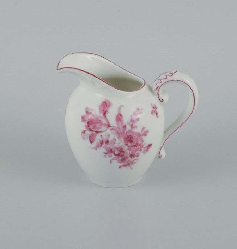 Rosenthal, A Porcelain Tea Set Consisting Of Teapot, Creamer And Sugar Bowl. photo 307.0