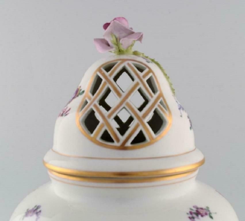 Large Antique Dresden Ornamental Vase In Hand Painted Porcelain photo vinterior