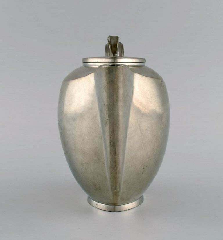 Just Andersen, Denemarken, Art Deco Tinnen Koffiepot Met Rieten Handvat photo for sale