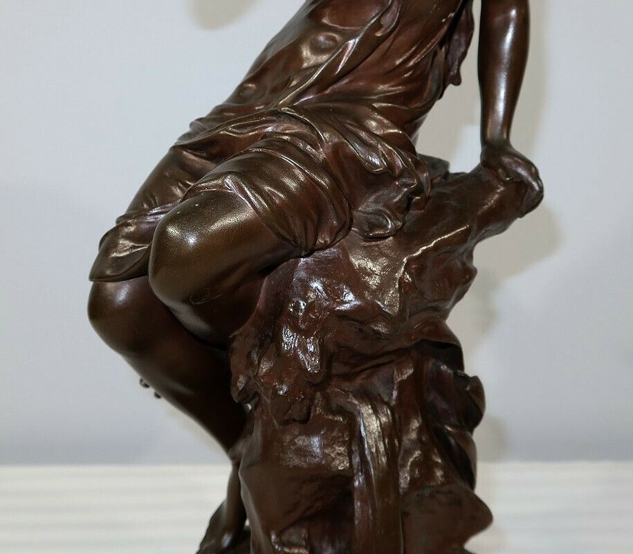 photo vinterior Bronze “La Source”, By M. Moreau – Mid 19th Century