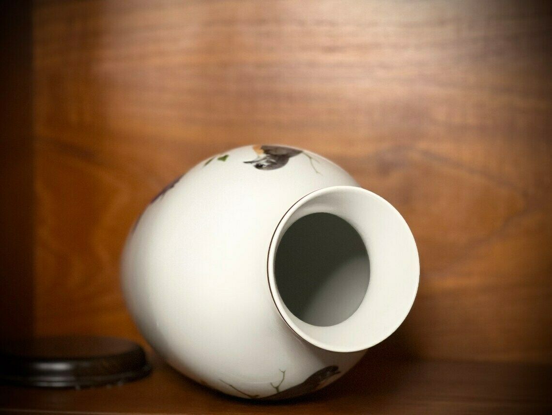 Beautiful Kaiser Limited Edition Vase By R.T. Peterson photo for sale
