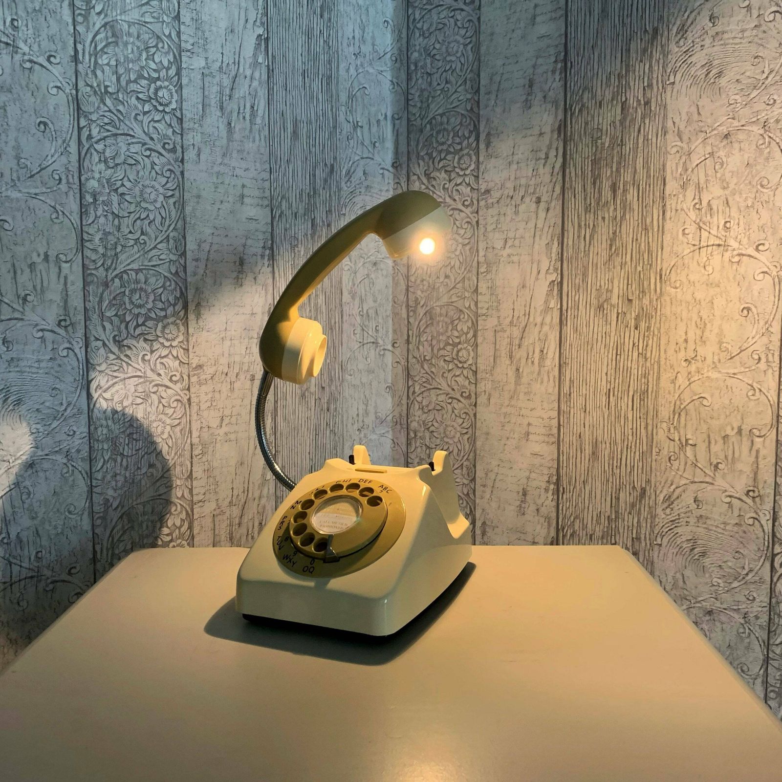 Retro Telephone Lamp Cream / Mustard photo furniture