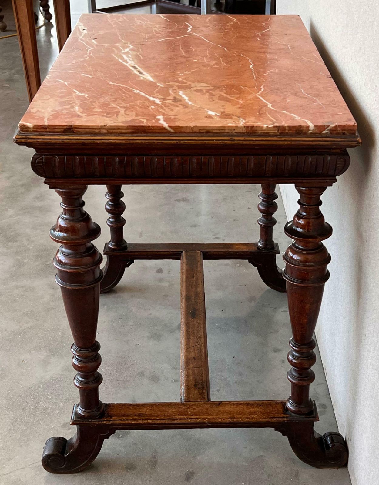 Table d'appoint néoclassique en noyer, plateau en marbre, Italie, XIXe siècle photo vinterior