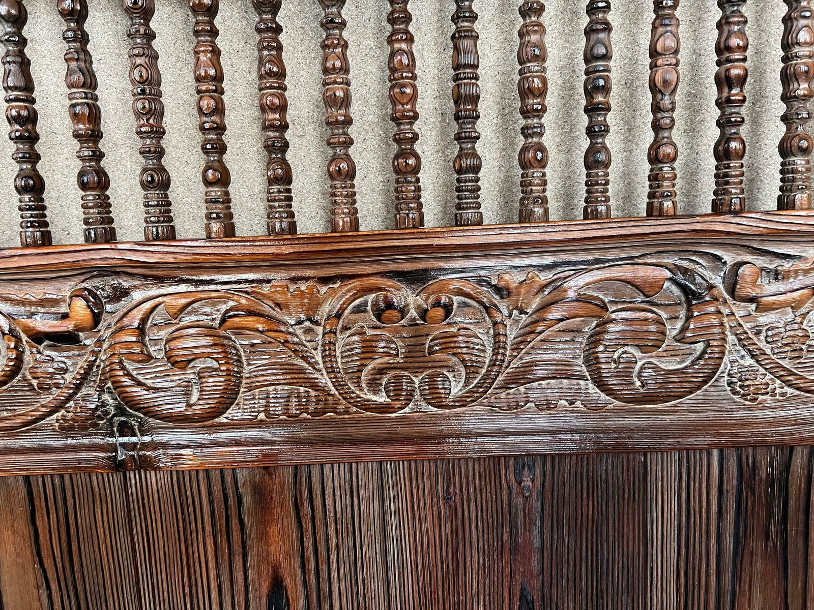 20th Century Baroque Style Queen Size Headboard In Carved Wood photo vintage