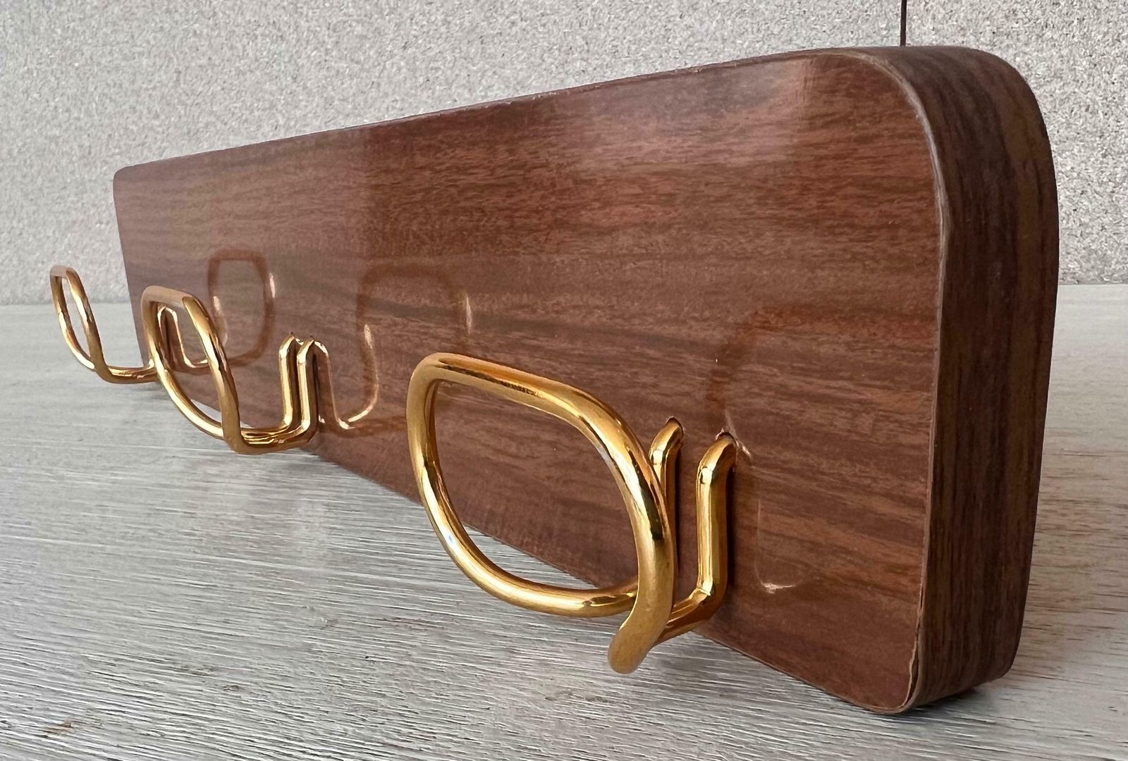 Porte-manteau mural en bois et laiton, Mid-Century Modern, Italie, années 1960 photo buy