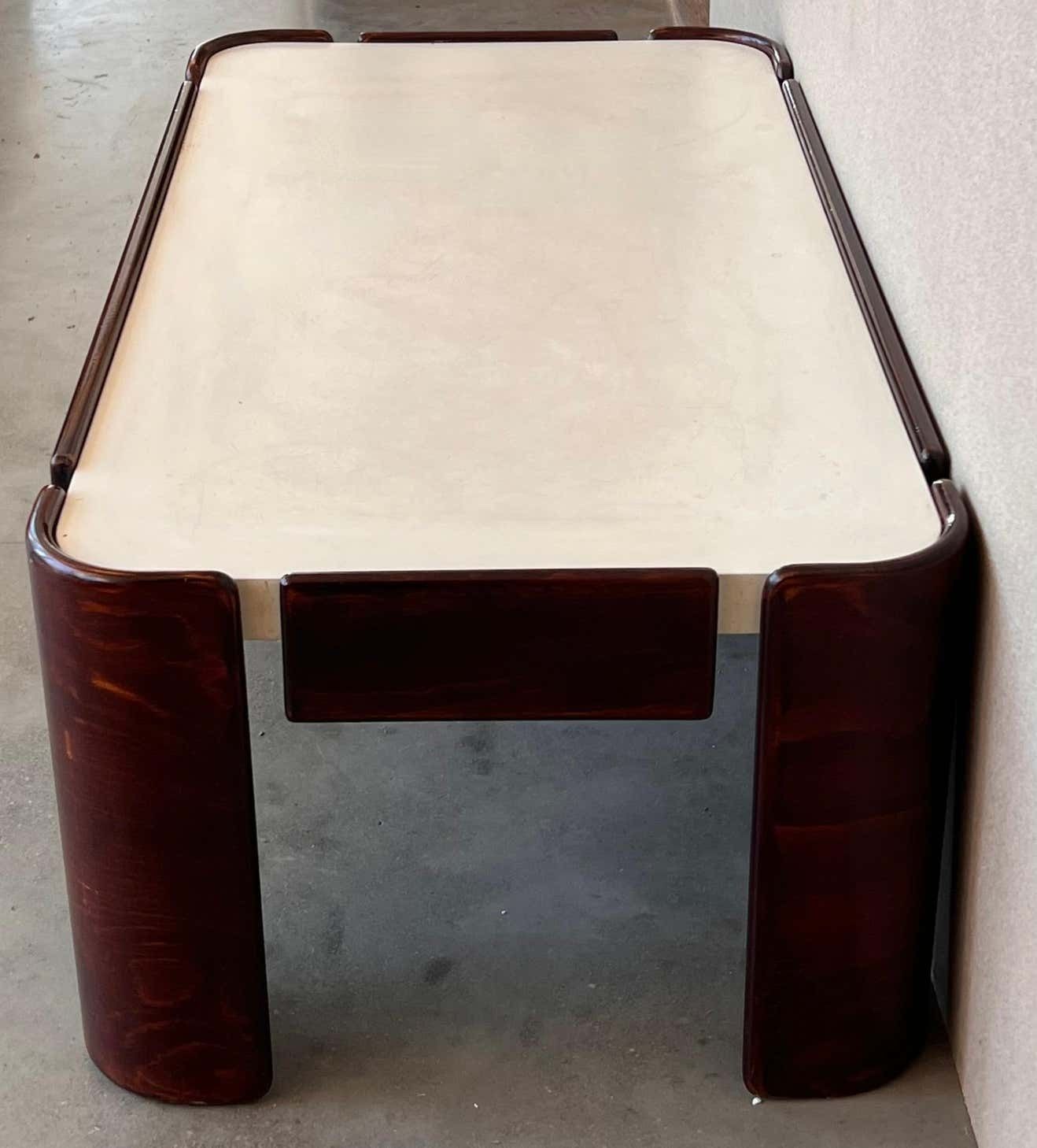 Table rectangulaire mid-century modern, pieds courbés et plateau blanc photo vinterior