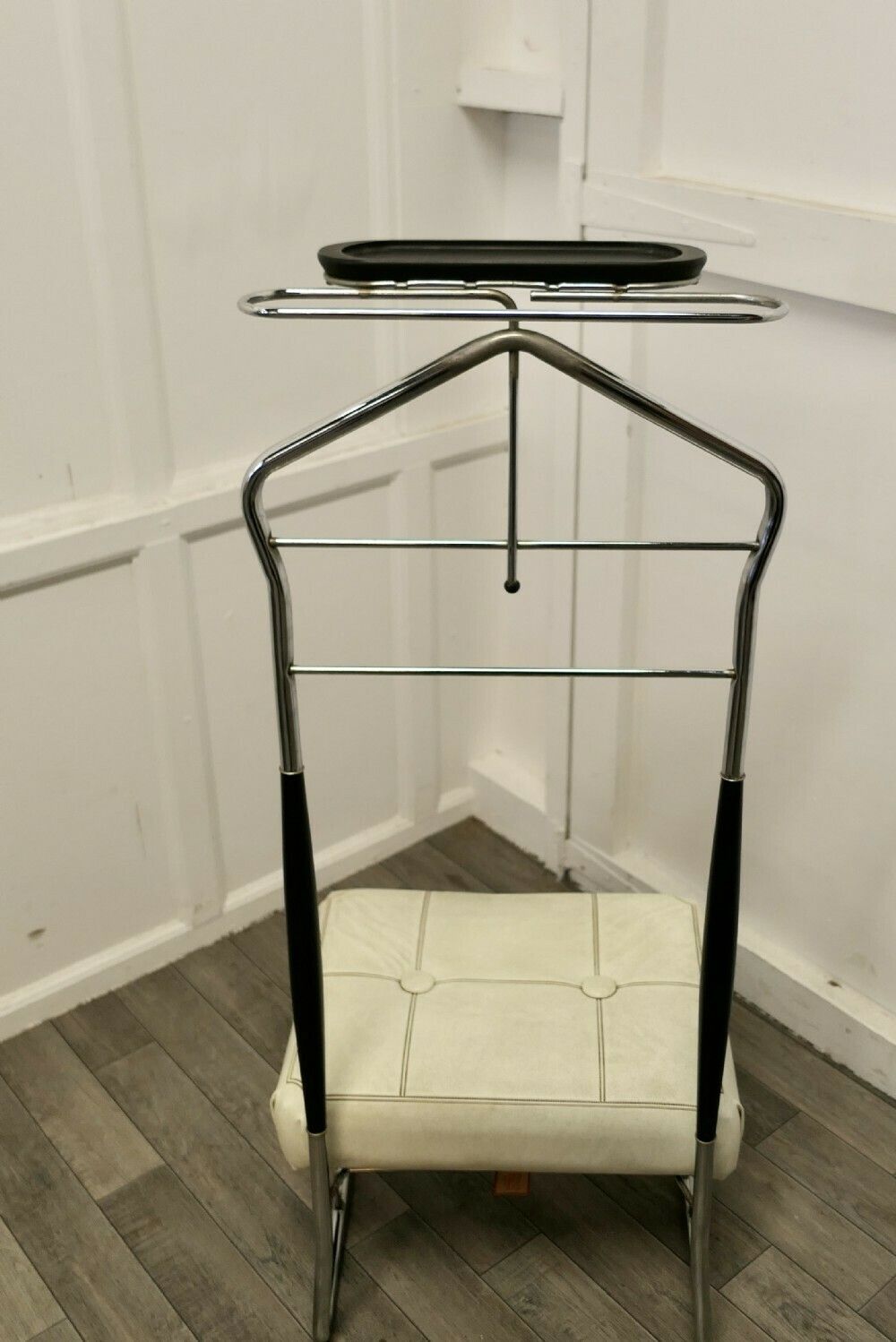 Mid Century Chrome And Vinyl Gentleman's Valet Seat, Suit Hanger photo Furniture