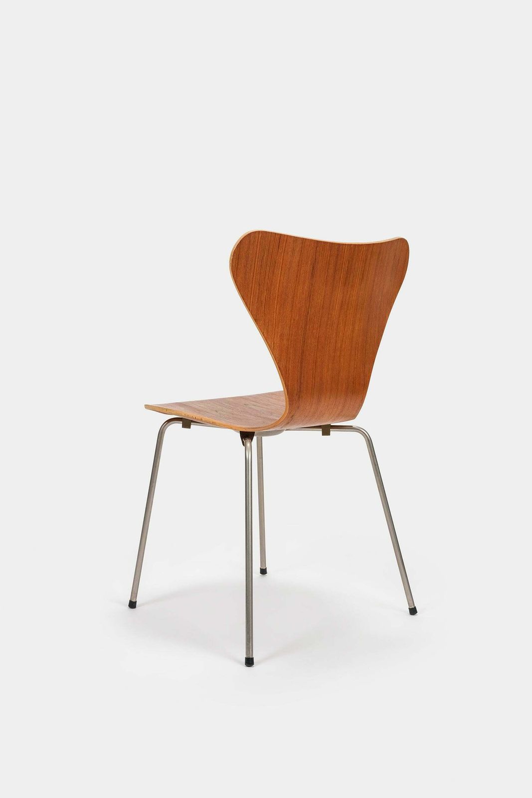 Arne Jacobsen, Teak Chair 3107, Fritz Hansen, Denmark, 50s photo furniture