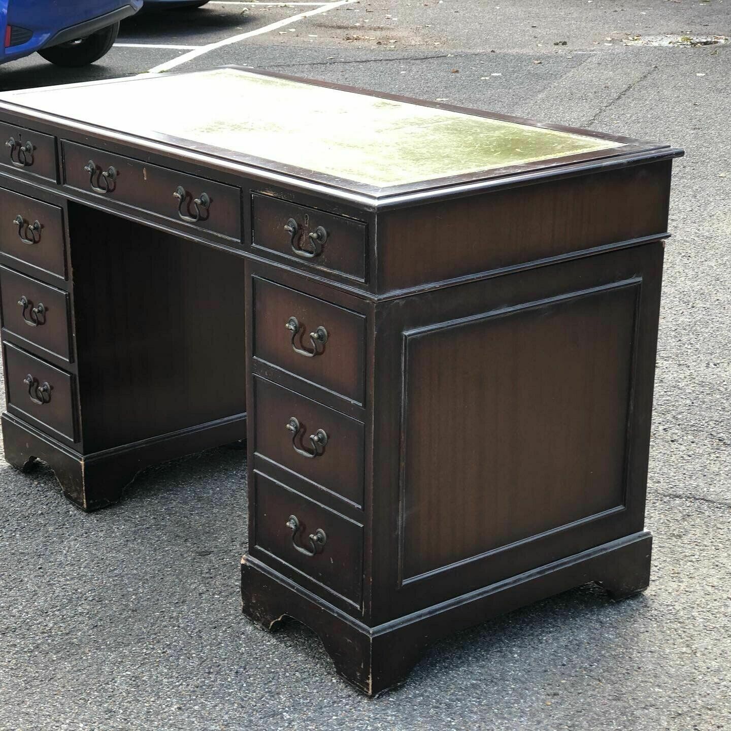 Mahogany Pedestal Desk With Green Leather Top. photo 545.0