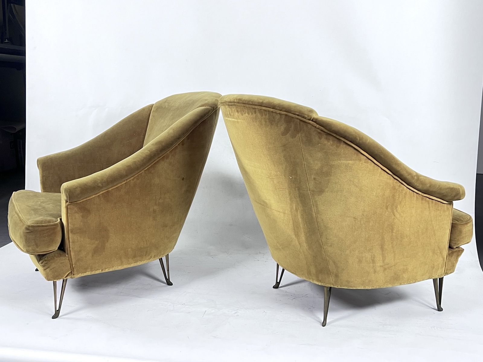 Isa Bergamo, Pair Of Gio Ponti Attributable Armchairs In Original Condition. Italy 1950s photo for sale