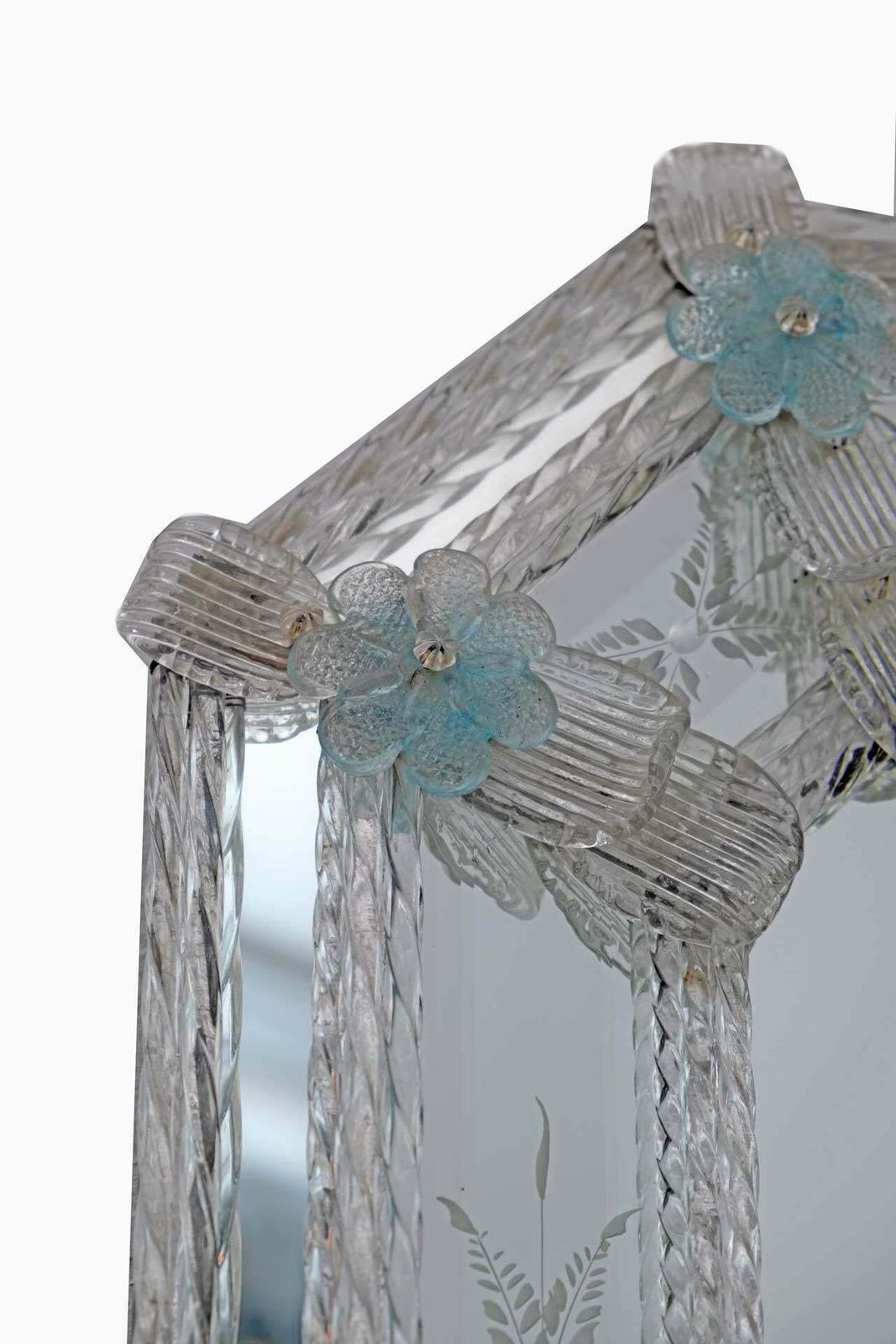 20th Century Venetian Murano Glass Flowers Octagonal Mirror photo vinterior