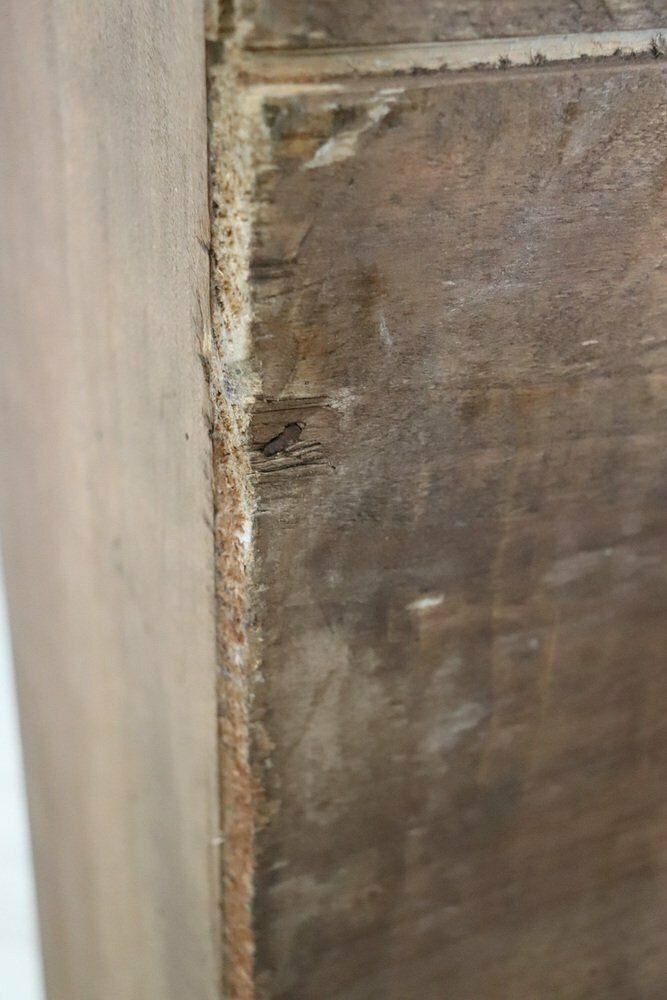 photo vintage Antique Chest Of Drawers In Carved Walnut