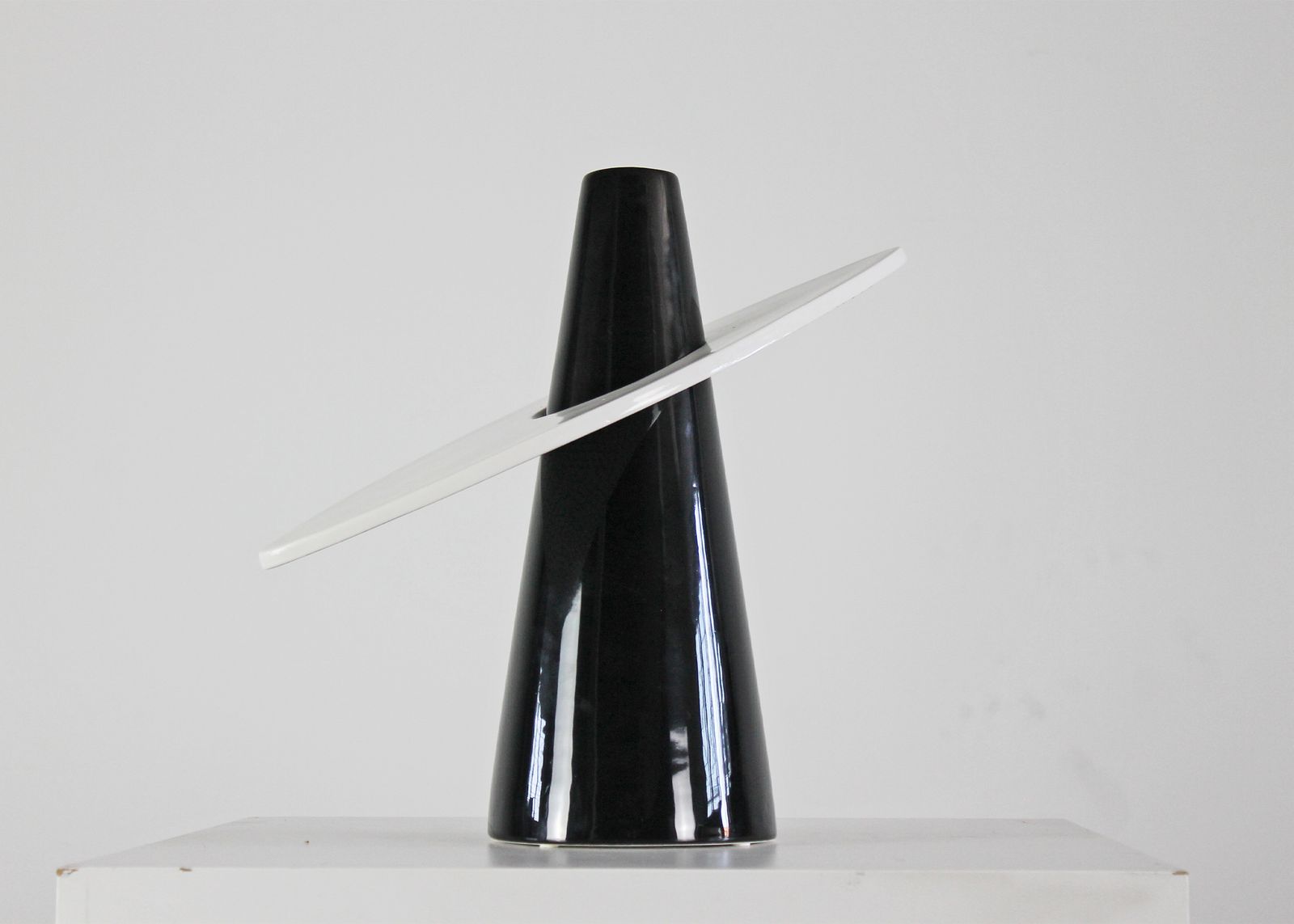 Alessandro Mendini And Linde Burkhardt Vase 4 Mani Colletto 4 Limited Edition photo 725.0