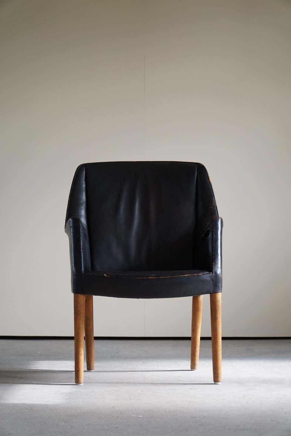 Danish Modern Armchair By Nanna Ditzel In Oak And Patinated Leather, 1950s photo vintage