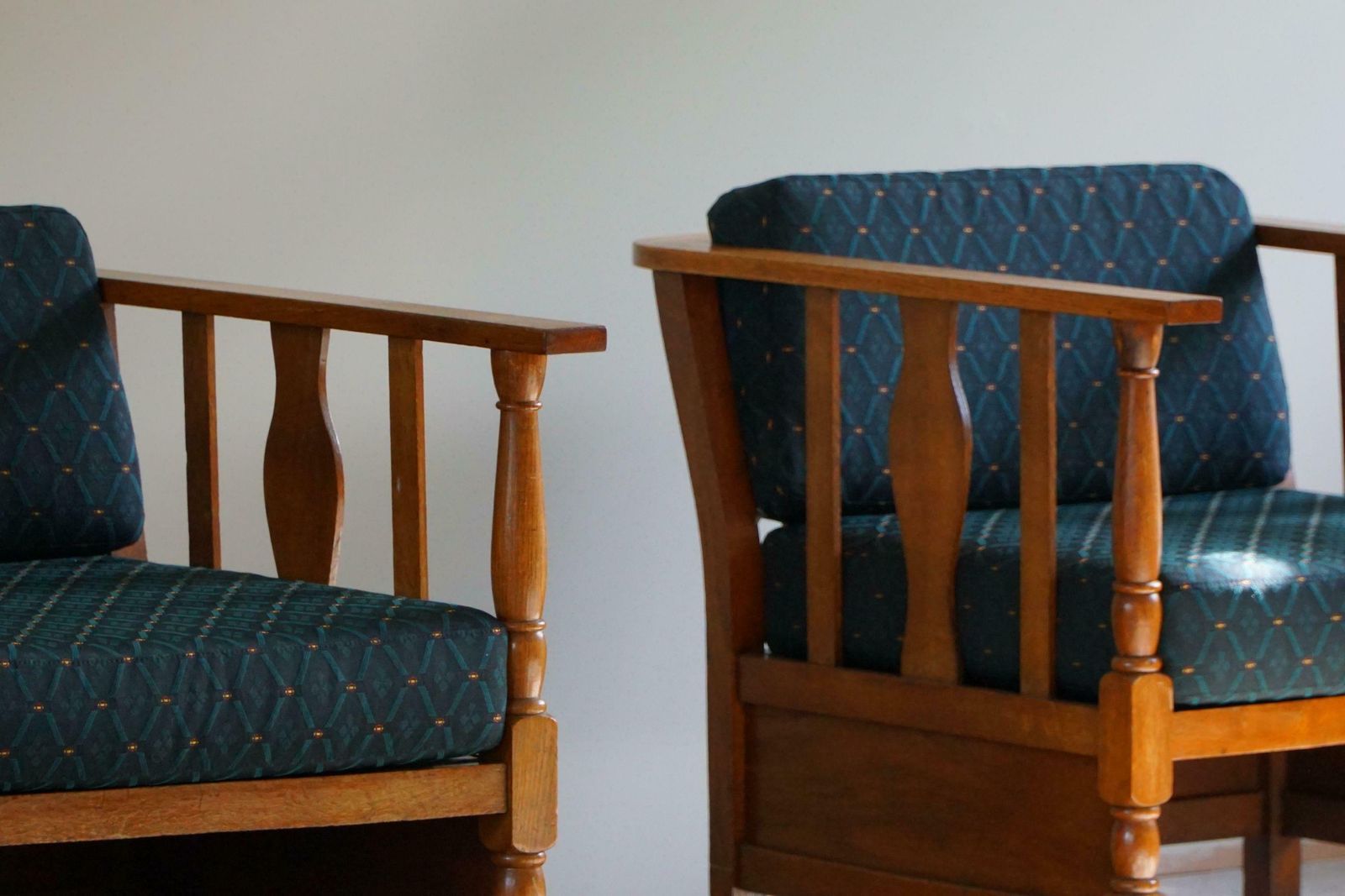 Art Nouveau, Pair Of Lounge Chairs In Oak, Reupholstered In Style Fabric, 1920s photo vinterior