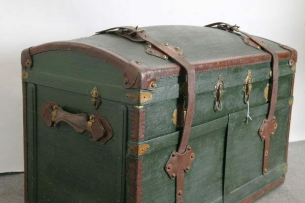 Gorgeous Antique Travel Trunk From The 1930s. Vintage Suitcase Design photo 1034.8