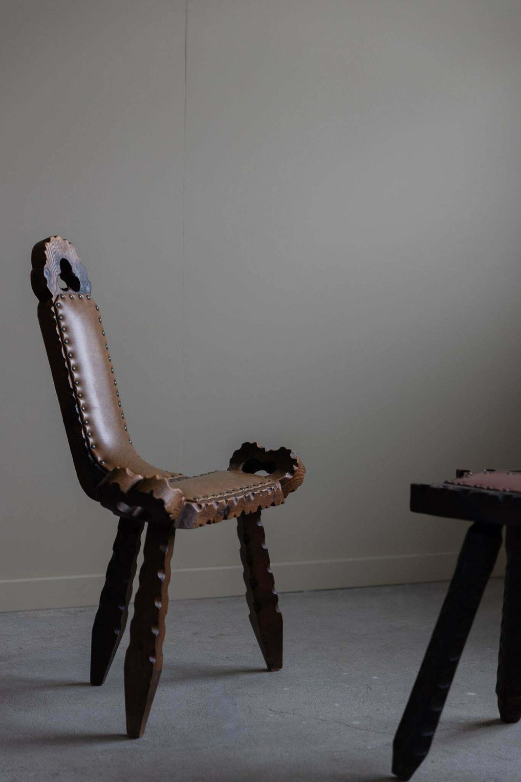 Wooden Carved Tripod Chair With Leather Seat   Wabi Sabi   Early 20th Century photo 671.0