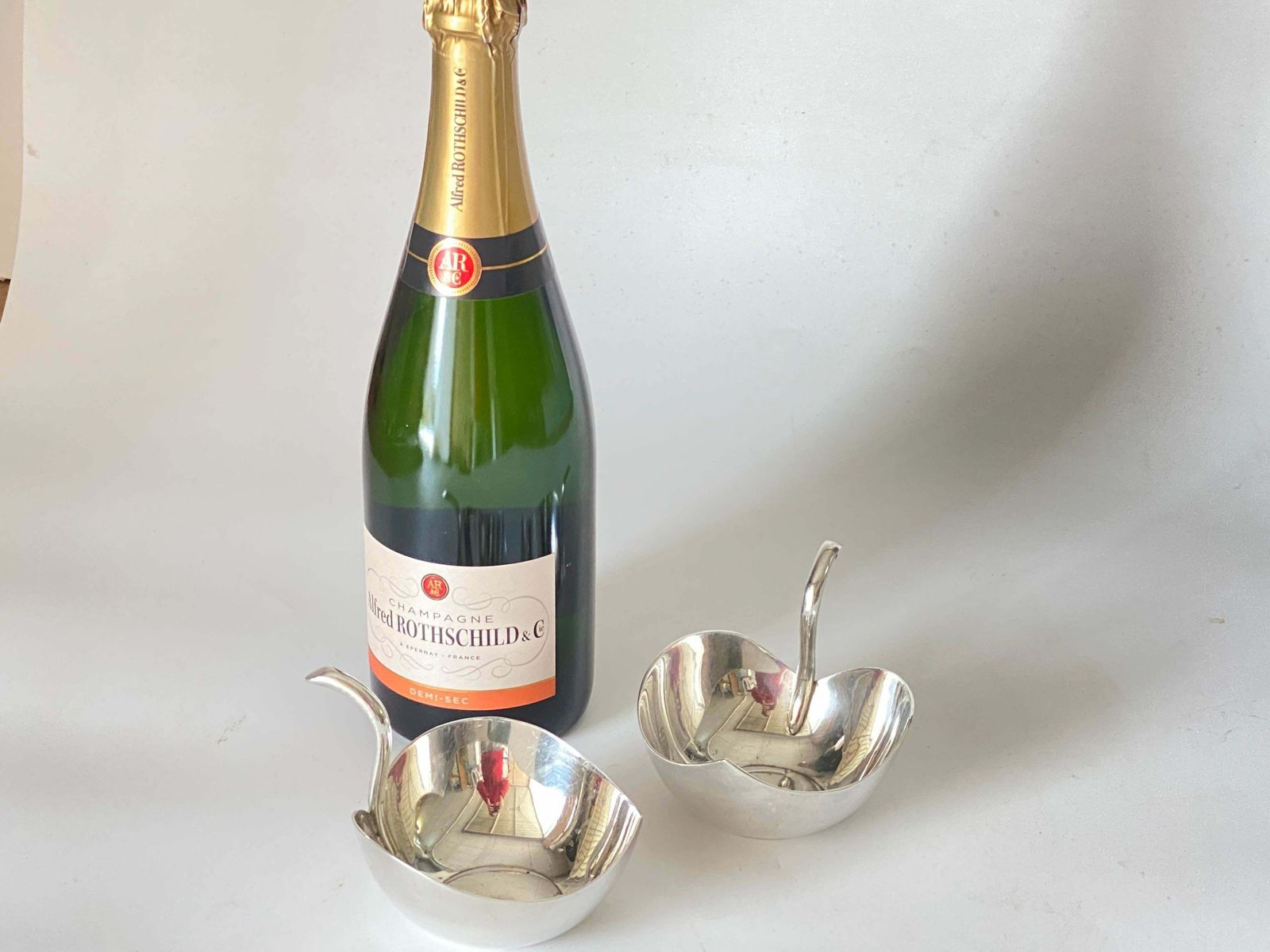 photo furniture Pair Of Silver Plate Metal Bowl Or Vide Poche, France, 1940