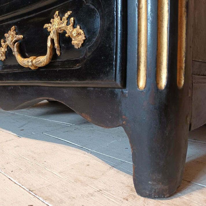 photo buy 18th Century Marble Topped Chest Of Drawers