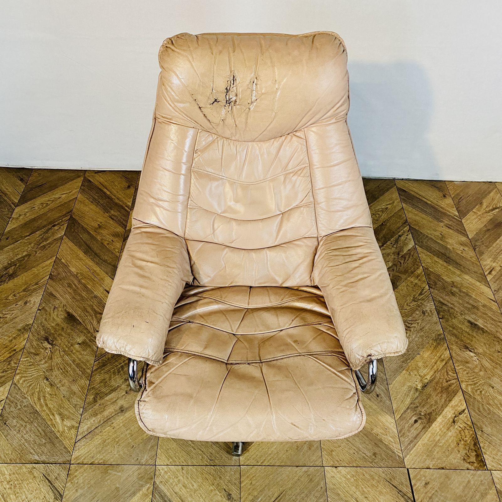 Mid Century Leather Swivel Armchair By Skoghaug Industries, 1960s photo for sale