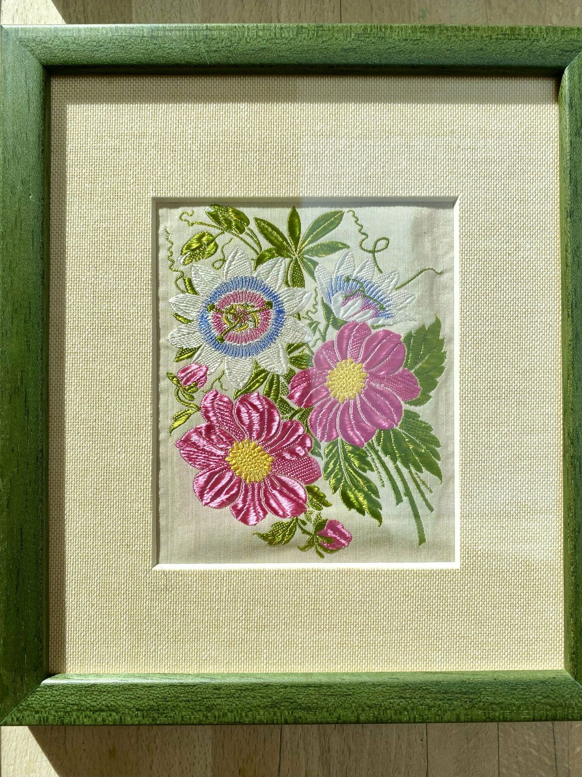 Set Of Four Framed Vintage Embroidered Kensitas Flowers Cards photo vintage