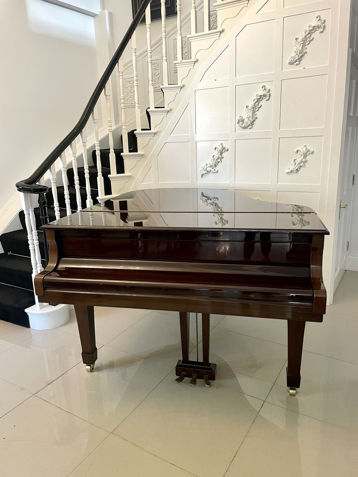 Yamaha Baby Grand Quality Mahogany Piano Model C2 photo Home Decor