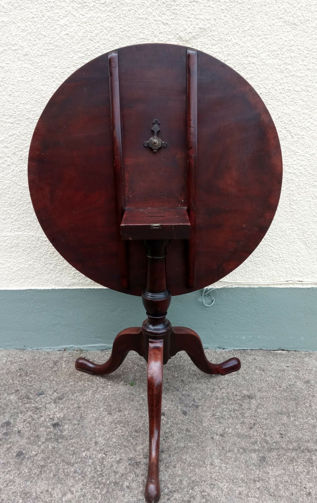 Fine Georgian Cuban Mahogany Tilt Top Occasional Table photo for sale