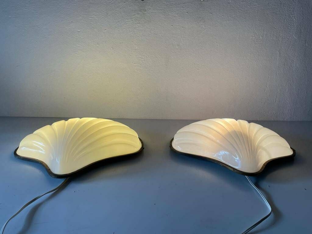 Italian Unique White Plexiglass Shell Shaped Pair Of Large Sconces, 1950s, Italy photo vinterior