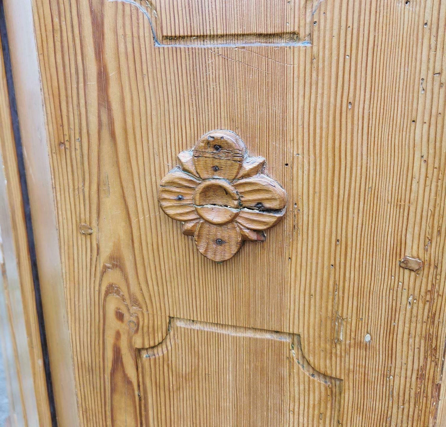 18th Century One Door Wardrobe, Central Europe photo vinterior