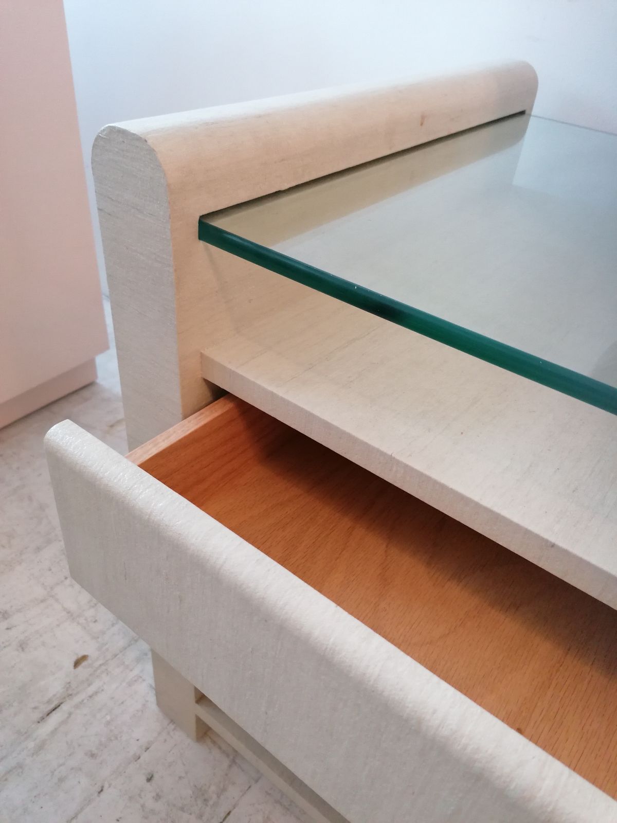 Vintage Karl Springer Style Lacquered Grasscloth Console / Tv Or Media Stand, USA 1980s photo vinterior