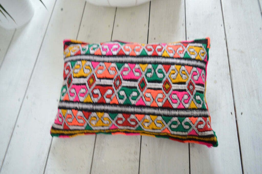 Moroccan Berber Pillow Kilim Cushion Cover photo furniture