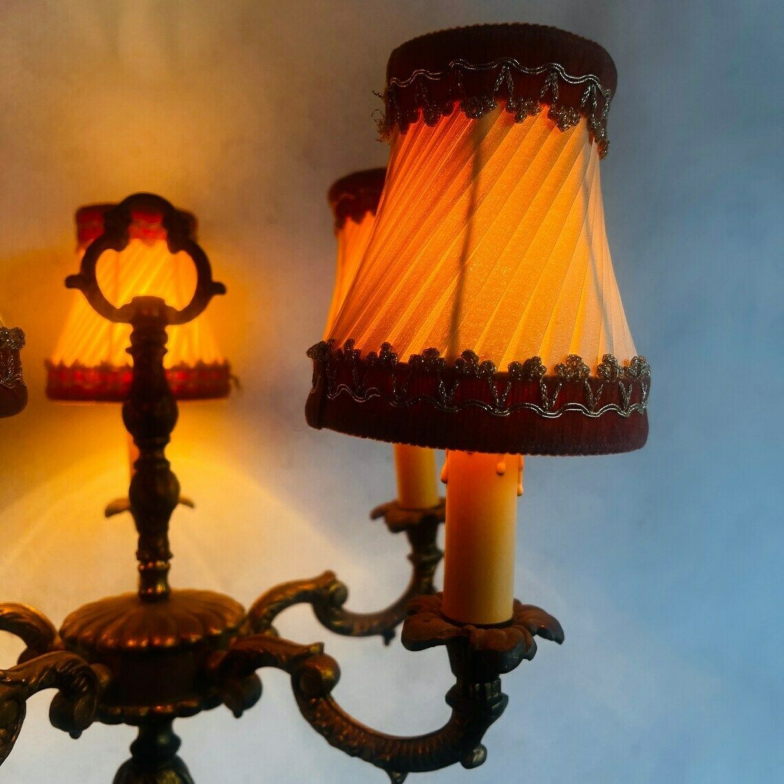 Antique Elegant Floor Lamp Victorian Style Made Of Bronze/Brass With 5 Lights. photo Lighting