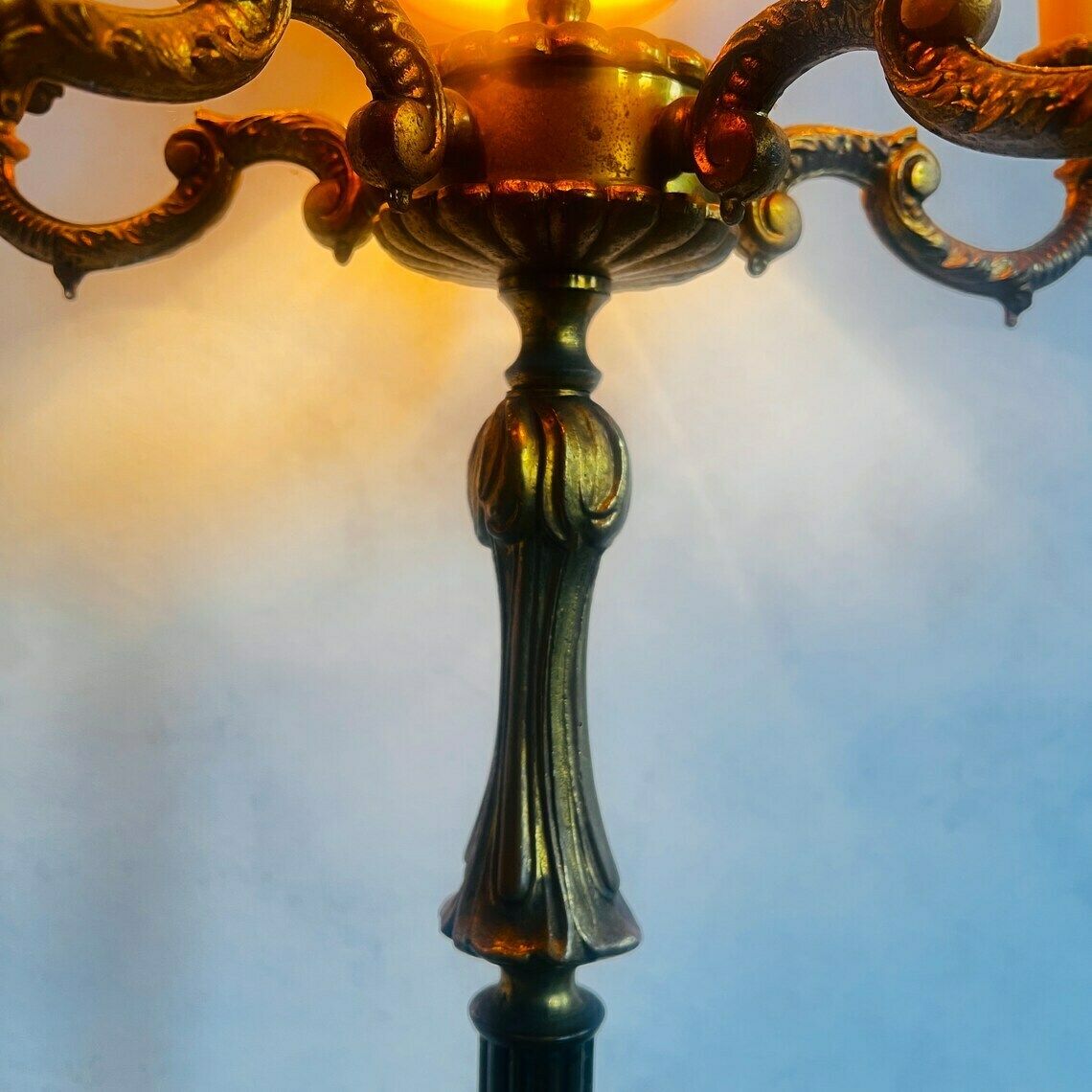Antique Elegant Floor Lamp Victorian Style Made Of Bronze/Brass With 5 Lights. photo 1133.0