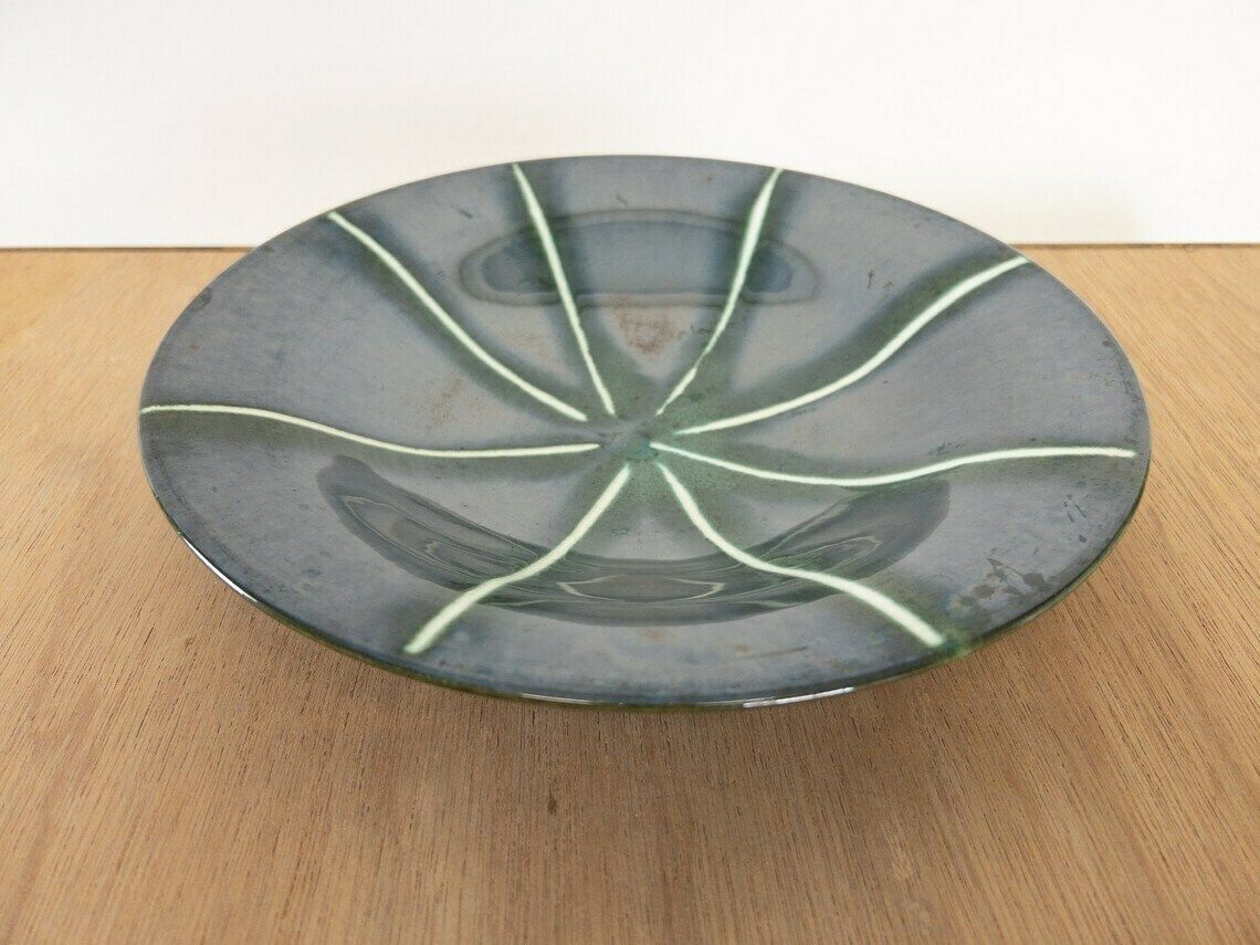 ü Keramik West German Pottery Art Flat Bowl, Iridescent Dark Green And Black, 101 27 photo 60.0