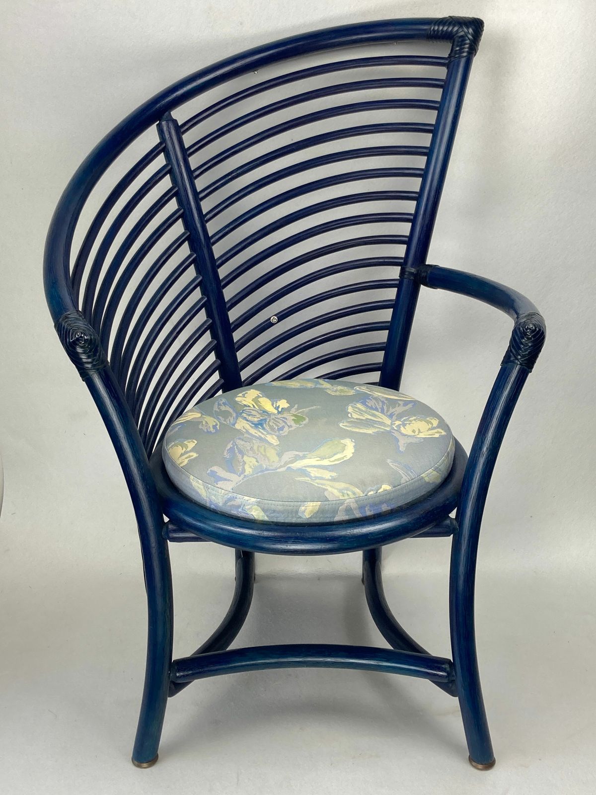 photo vintage Set Of 4 Sculptural Rattan Bamboo Dining Chairs, Flechtatelier Schütz, Germany 1980s