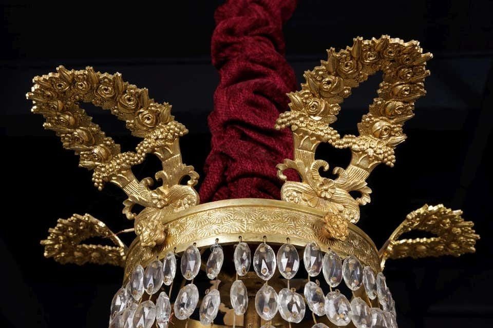 photo furniture Classic Empire Chandelier, Dreamlike And Noble