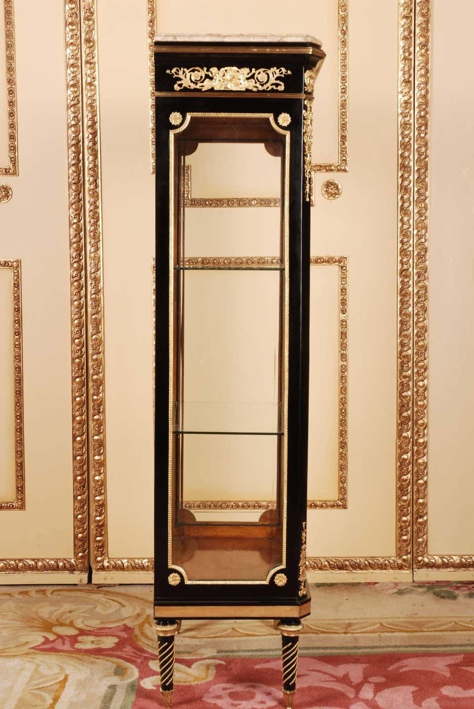 20th Century Louis XVI Style French Vitrine photo vinterior