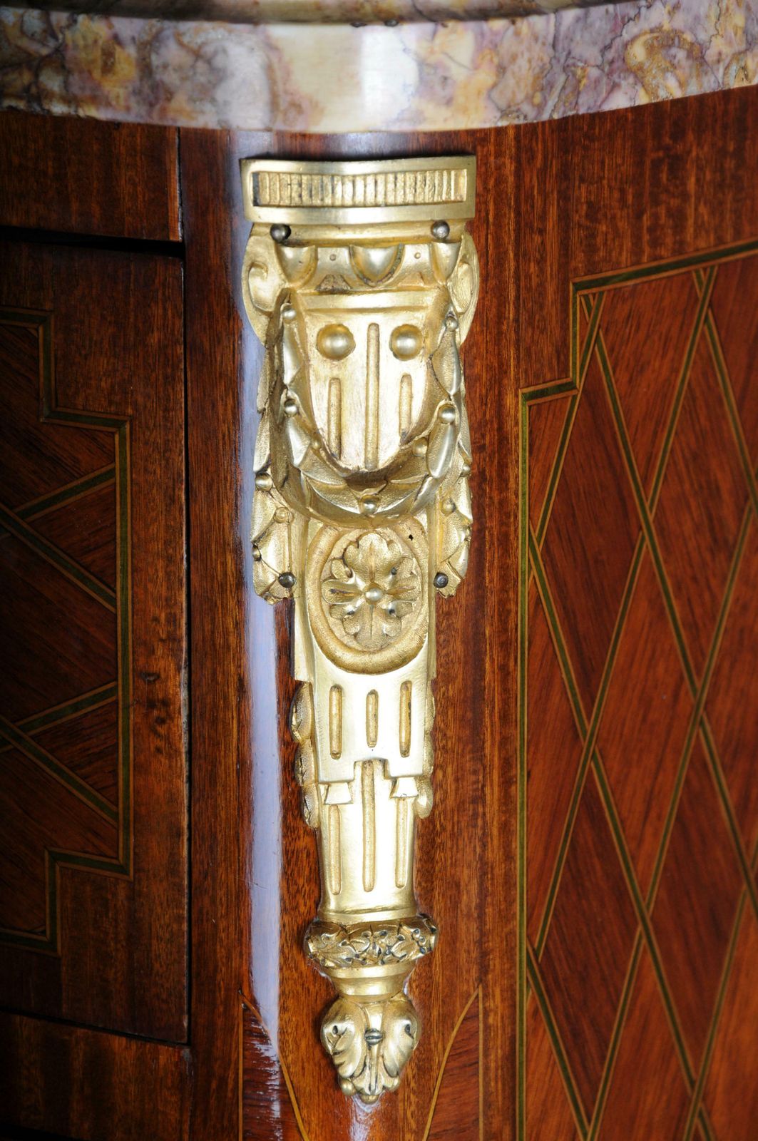 photo vinterior 19th Century Beautiful High Chest Of Drawers / Chiffoniere, Louis XVI/Transition