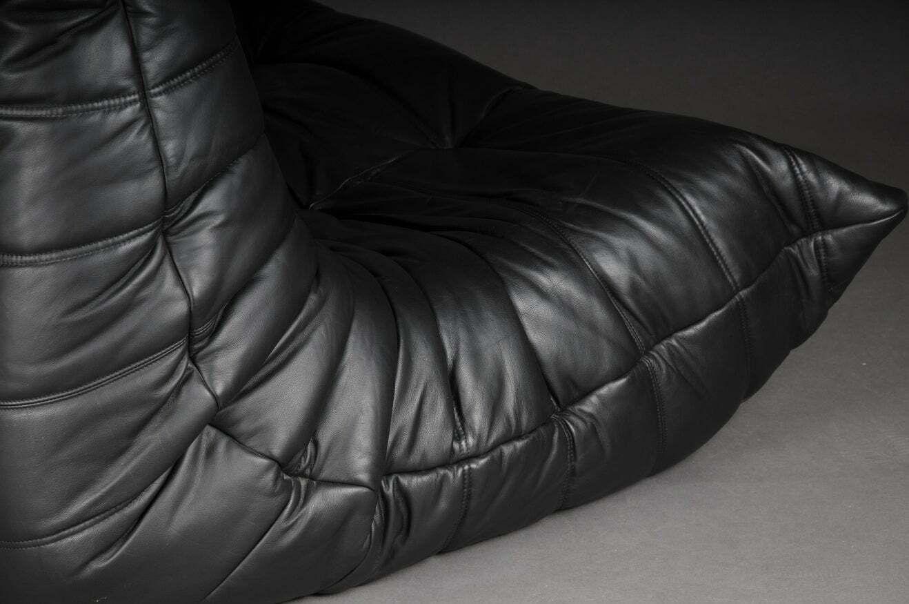 photo vintage Two Seat Togo Sofa Black Leather By Michel Ducaroy Ligne Roset France