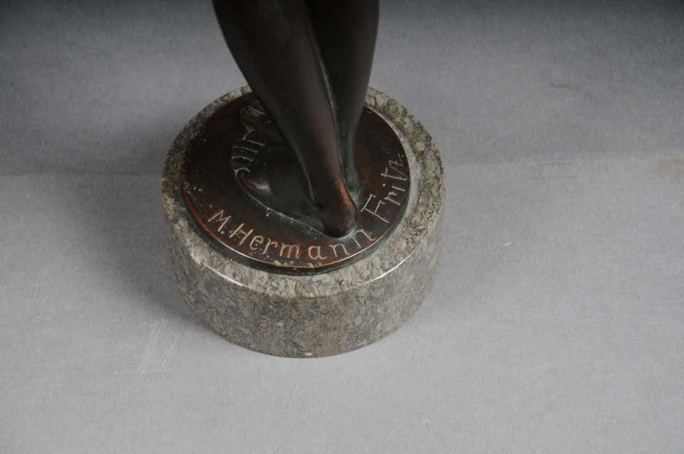 photo vintage Bronze Artist Figure "Naked Woman" By Max D. Hermann Fritz