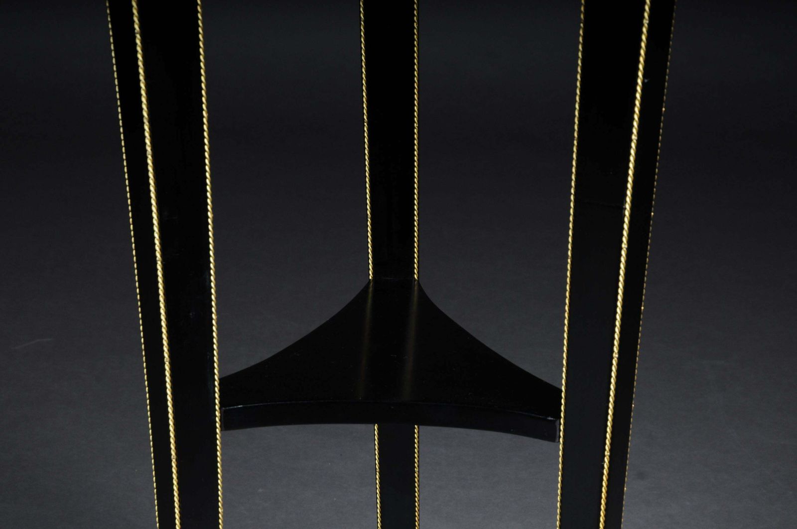 photo furniture Classic Ebonised Karyadite Pillar / Pedestal In Empire Style