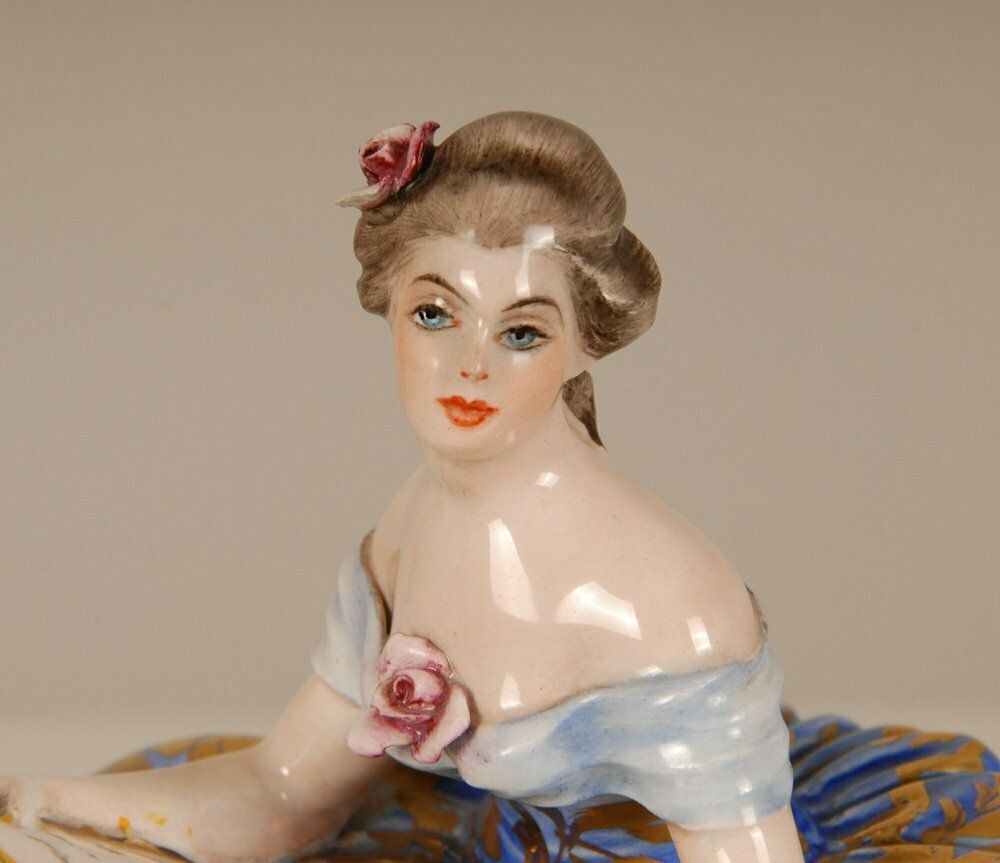 Italian Porcelain And Ceramic Figurine Of Lady By Guido Cacciapuoti photo 557.0