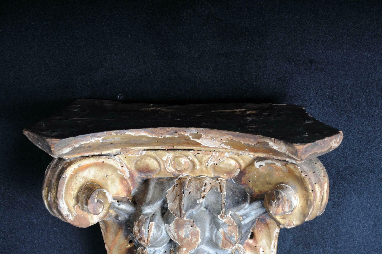 photo furniture 18th Century Museum Corinthian Chapter, Wood Gilded