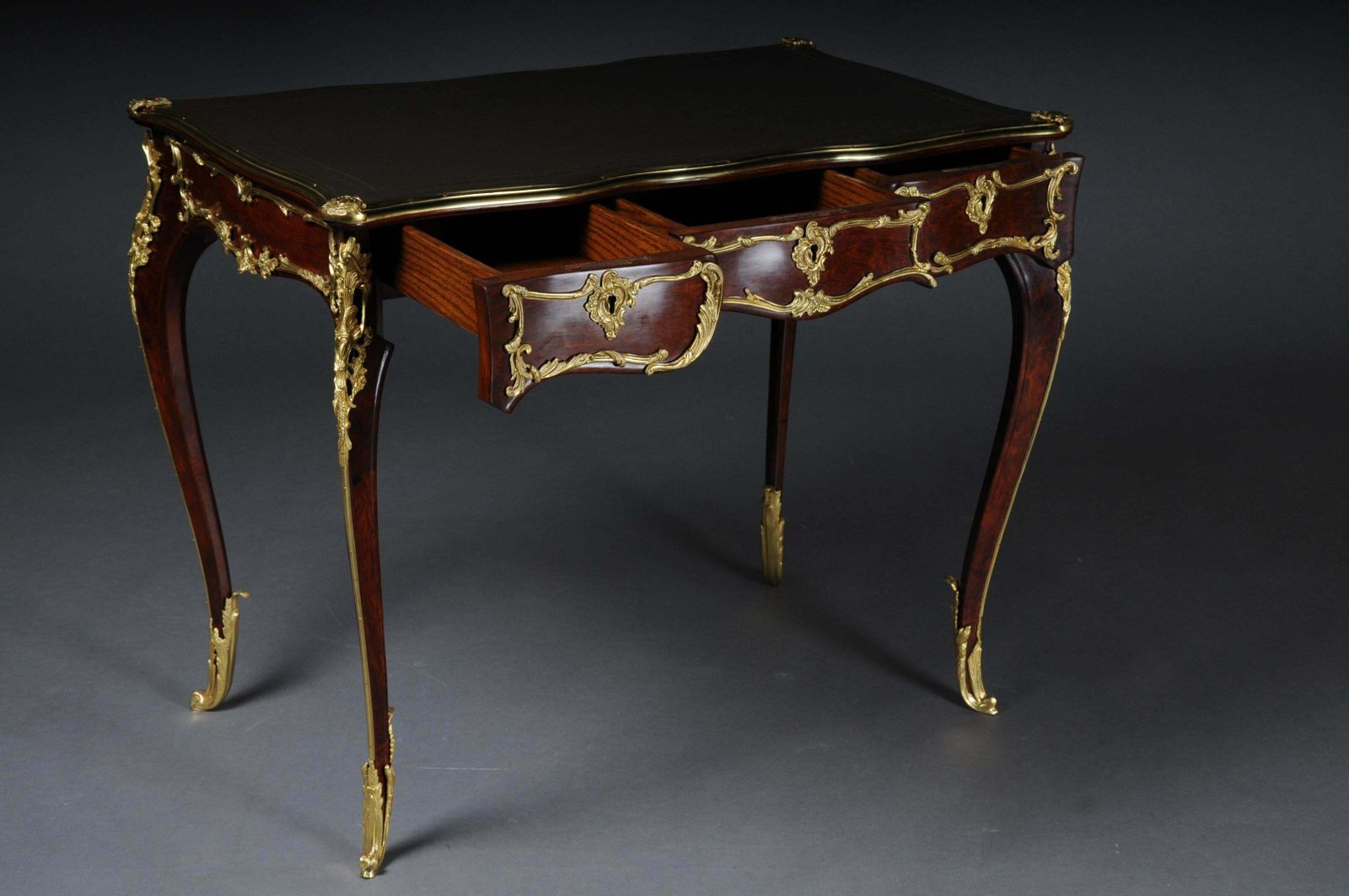 photo furniture 20th Century Elegant Veneered Bureau Plat Or Writing Desk In Louis XV Style