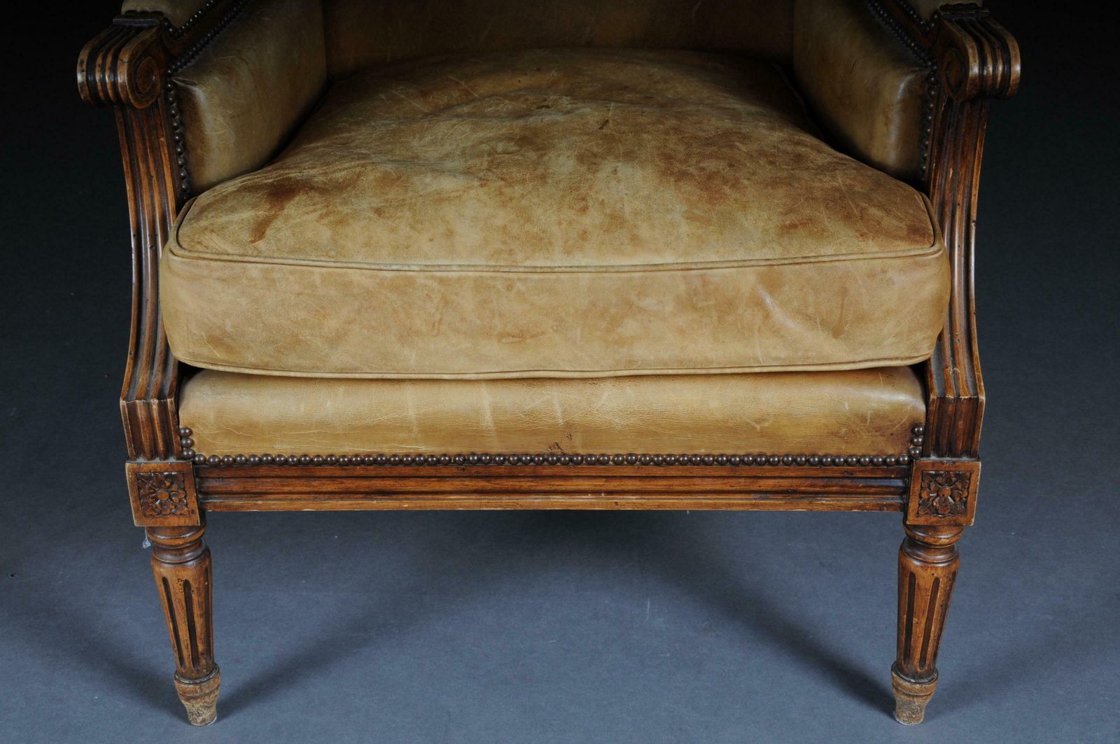 photo furniture Armchair English Leather From, 19th Century Mahogany