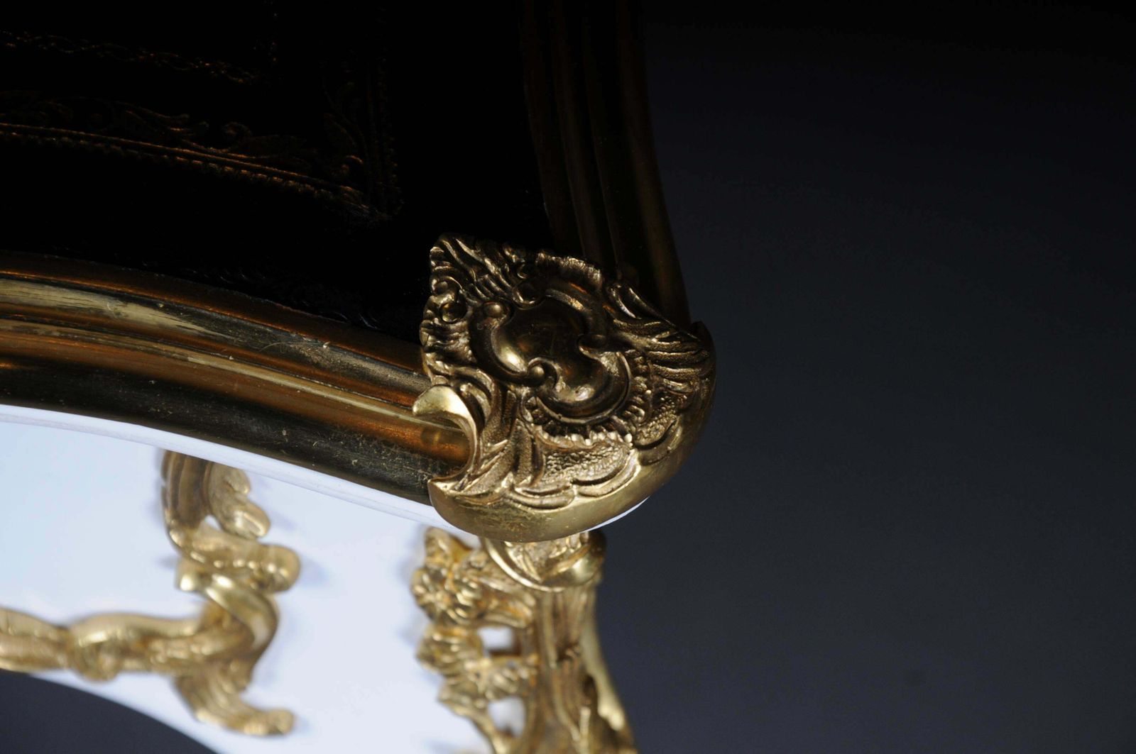 photo buy 20th Century Luxurious White Bureau Plat / Writing Desk In Louis XV Style