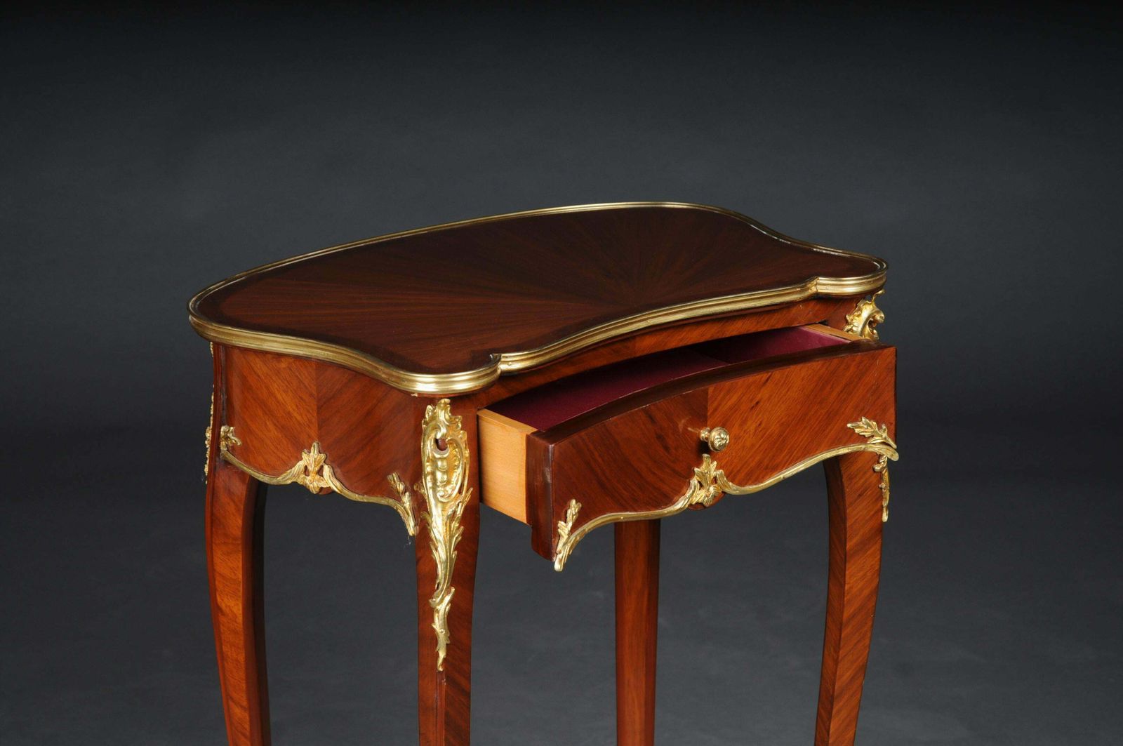 photo furniture 20th Century French Side Table/Side Table/Hallway Table, Louis XV
