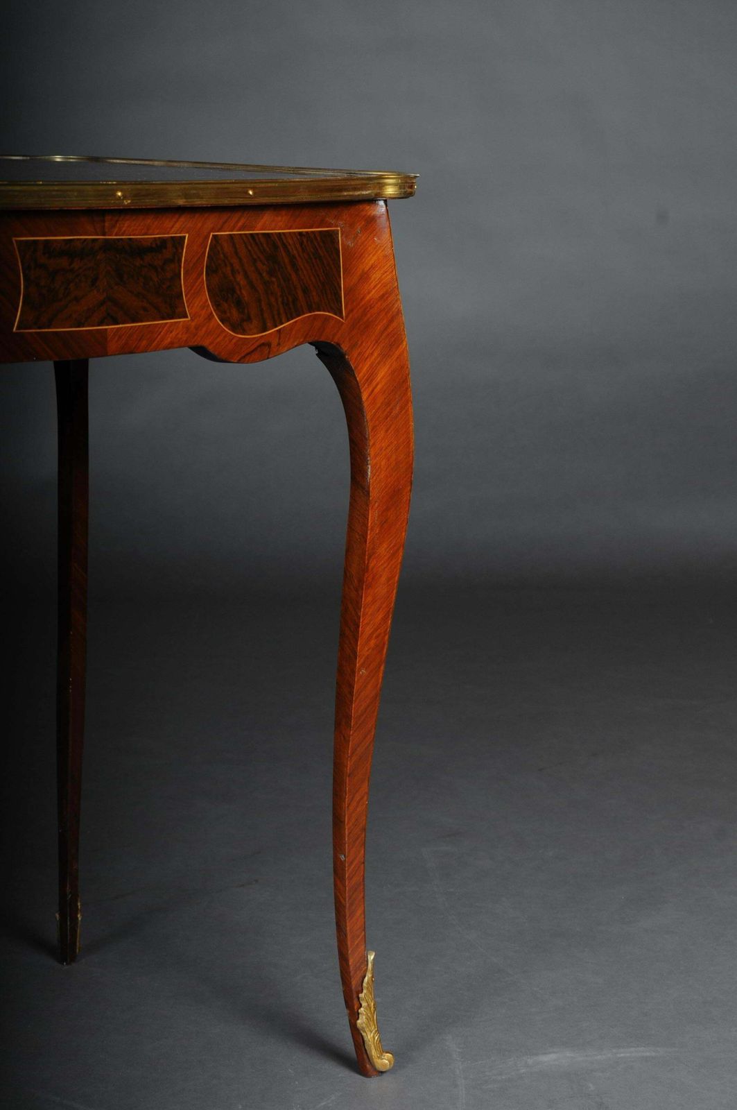 Petite French Ladies Desk In Quinze Style photo vinterior