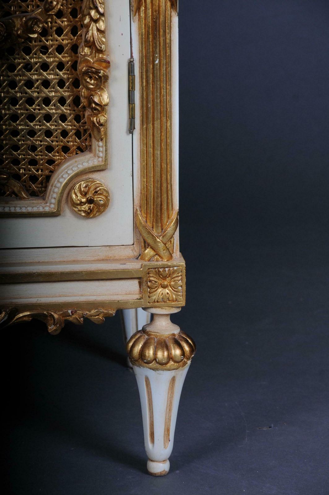 20th Century Elegant French Louis XVI Style Showcase photo vinterior